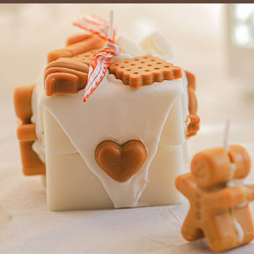Homemade Gingerbread Christmas Scented Candles